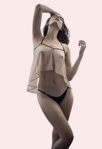 "French Daina" verleidelijk doorzag door Cami Top